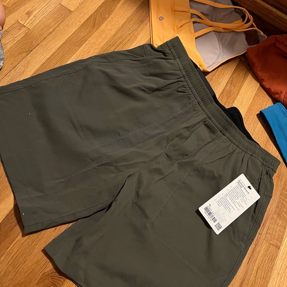 NWT lululemon bowline short XL - Picture 5 of 6